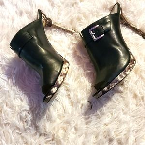 Michael Kors black 4in heels gently worn